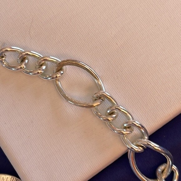 Avon Women’s Chain Necklace with earrings in silver - Picture 4 of 4